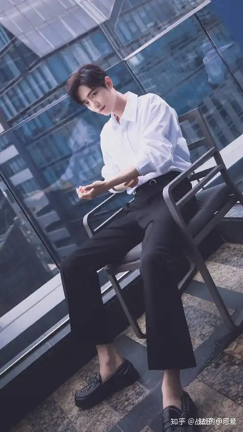 有没有肖战全身图哇