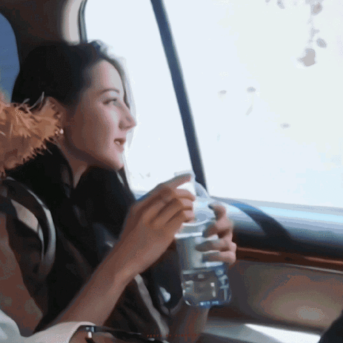 迪丽热巴二月行程