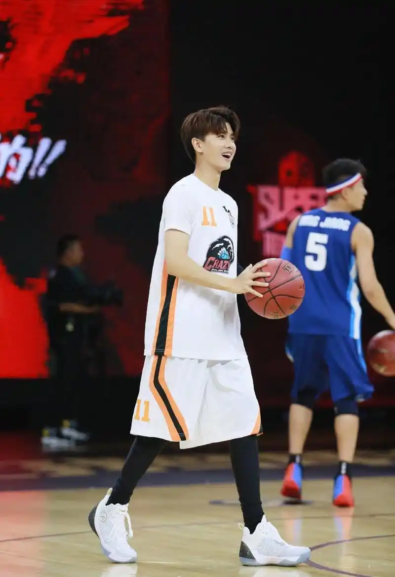 回顾任嘉伦即使一辈子不红也不抛弃陪伴了我11年的妻子聂欢