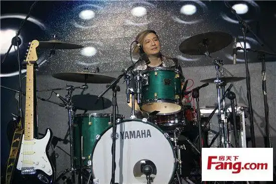 叶世荣音乐会见证传奇 望府在中堂震撼首发