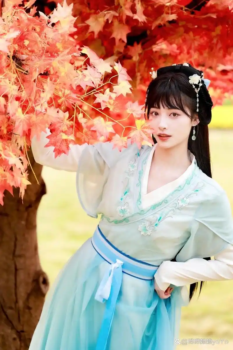 组图:许佳琪古装花絮照