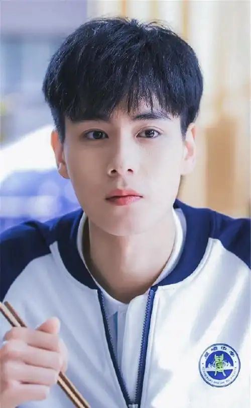 "小减瘦身,大减换人":陈飞宇曾"胖成球",向佐旧照不敢认!