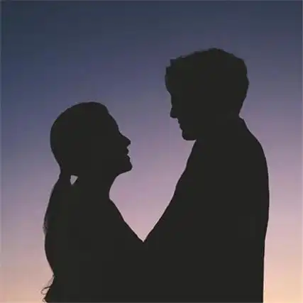 超级幸福的情侣图片温馨浪漫 想和你拍这样甜甜的照片_0