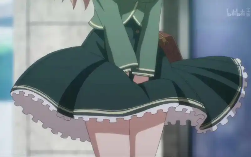 奇怪的掀裙子方式