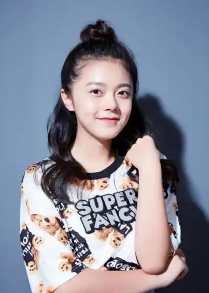 中文名赵今麦外文名angel别名麦麦,今麦,麦子星座天秤座身高165cm职业