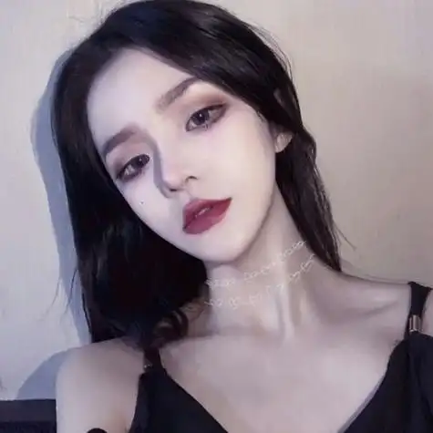 念七红御姐女生头像