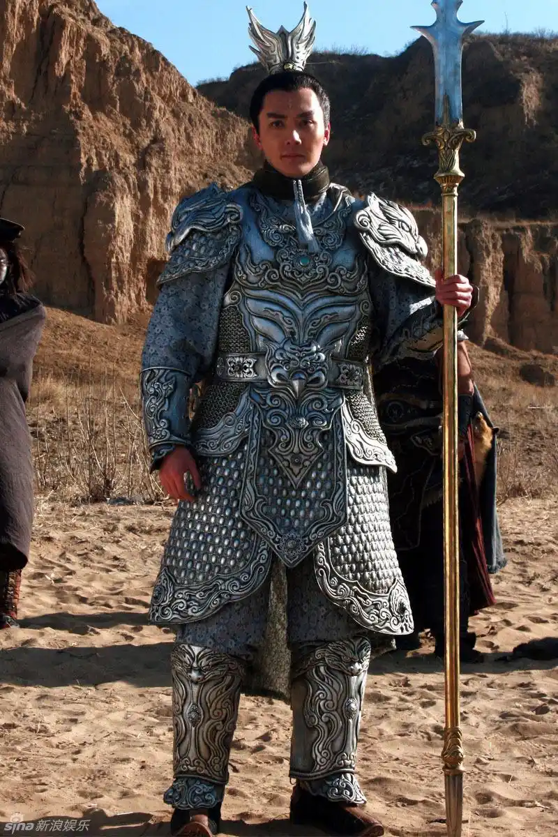 冯绍峰威风凛凛