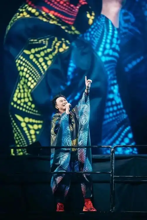 【官宣】陈奕迅fear and dreams巡回演唱会西安站正式定档_腾讯新闻