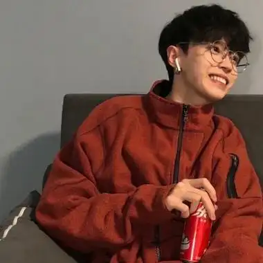 笑起来很阳光的男生头像不酷不帅气不是我的爱