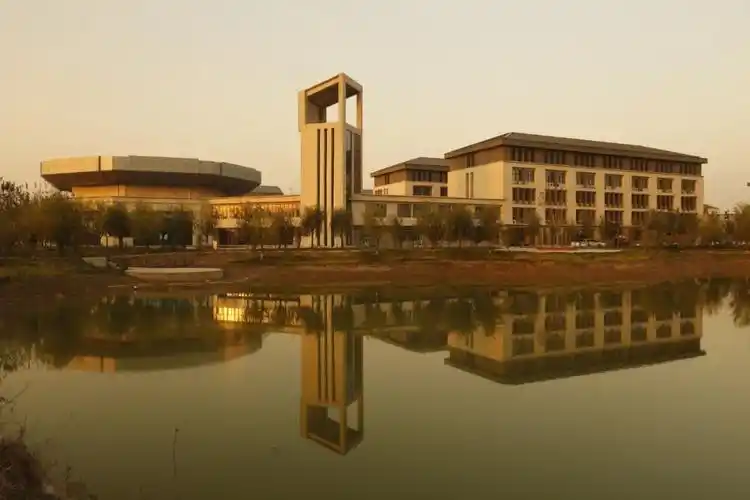 新科秋景,等你来拍!_河南科技学院新科学院_零二七艺考