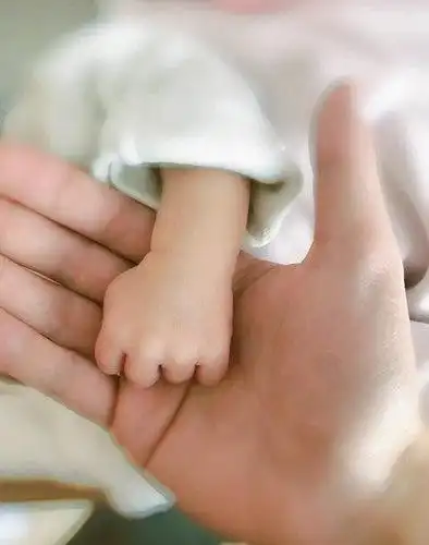 盘点娱乐圈里低调生子的明星