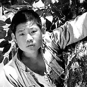 而说到生活中的谢孟伟,其实他是一个很幽默的人,记得谢孟伟曾爆料每次