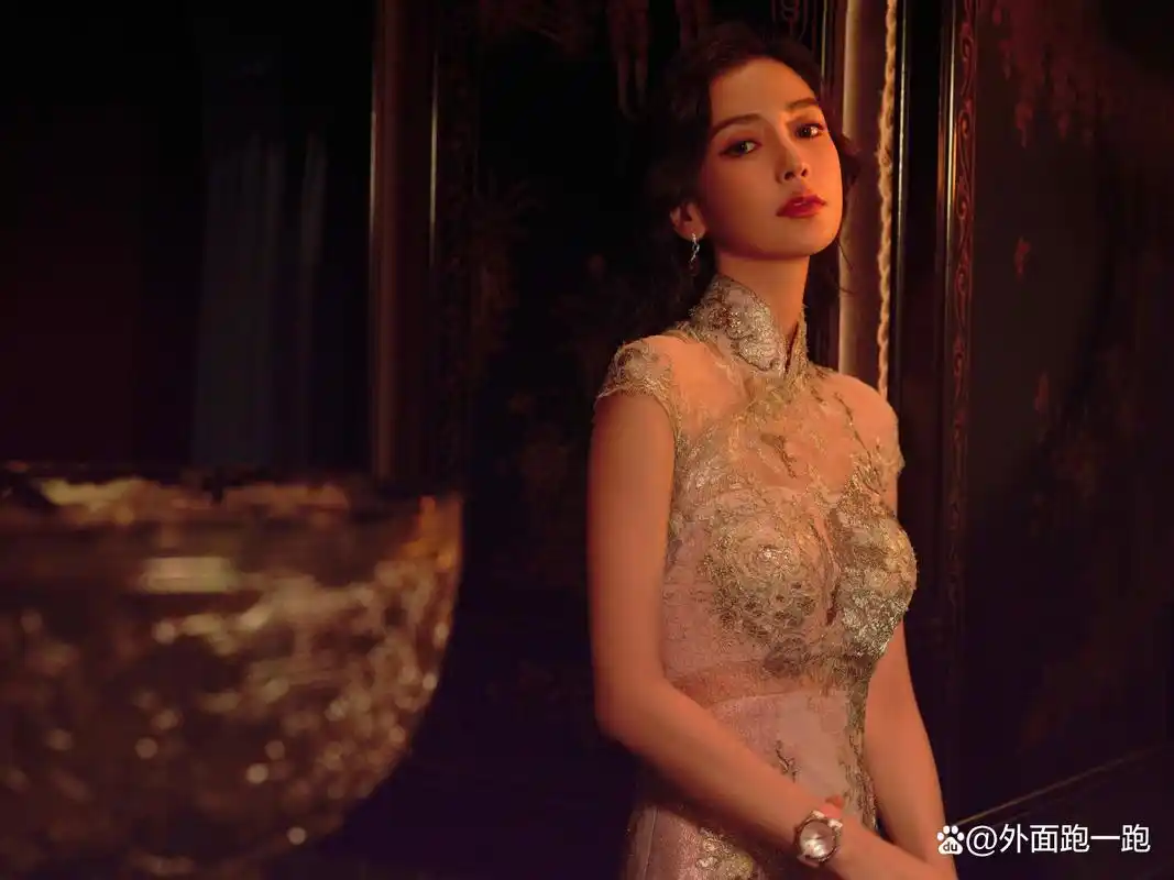 杨颖刺绣旗袍礼服温婉优雅