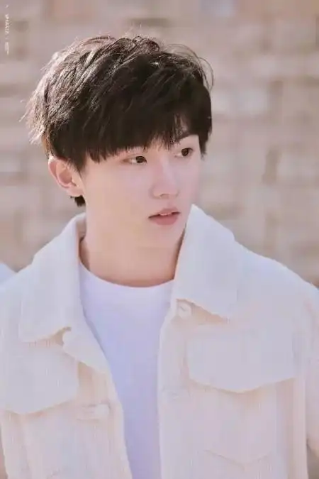 明星同人小说 丁程鑫:我的傻媳妇姓名:马嘉祺 别名:小火柴(只有丁程鑫