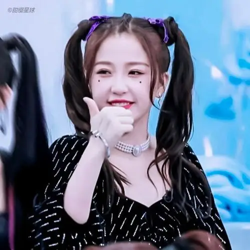 虞书欣《非日常狂欢》造型自修图|甜缨星球