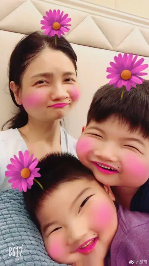 沙溢晒胡可大肚照为老婆庆生难道为生女儿拼三胎