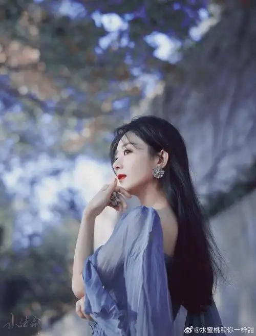 赵丽颖腾讯星光大赏##赵丽颖星光大赏##赵丽颖浅蓝色纱裙##陪赵丽颖