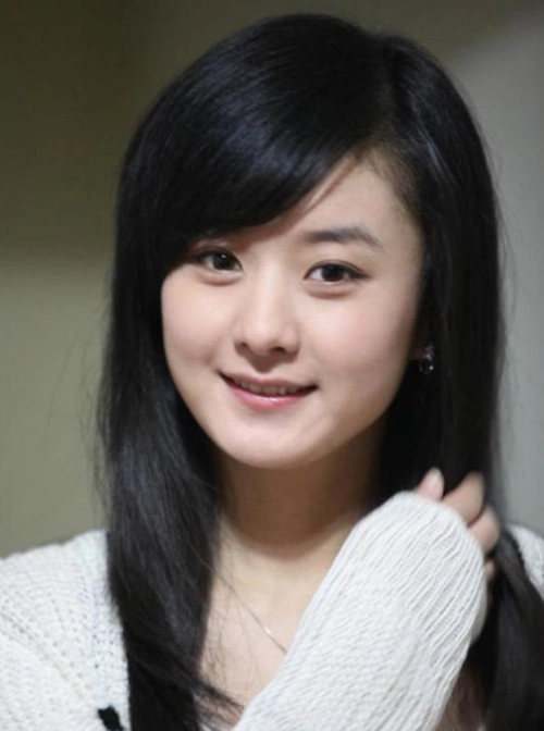 赵丽颖出道前旧照被疯传,素颜比化妆还好看,难怪会被冯导看中