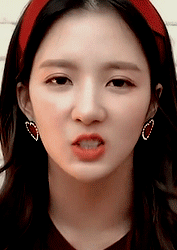 gif:刘些宁.抱图看简介.