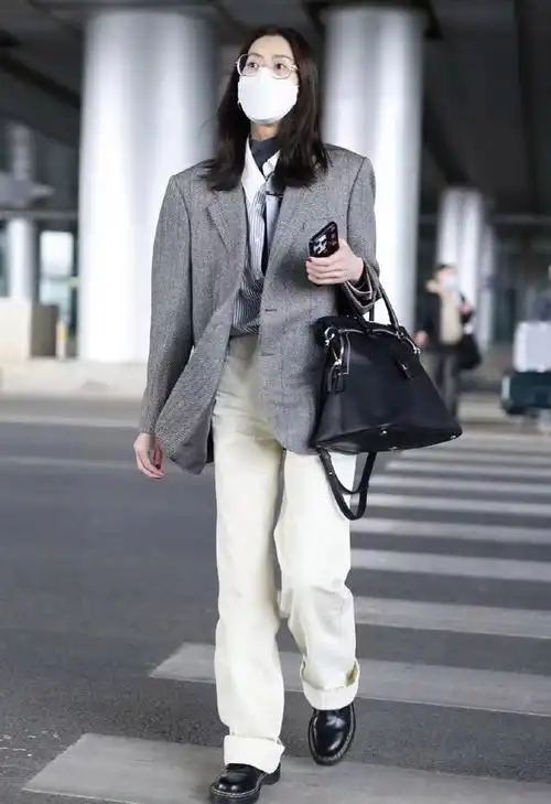 女明星们春天都爱这么穿外套好舒适时髦照着穿是真的潮
