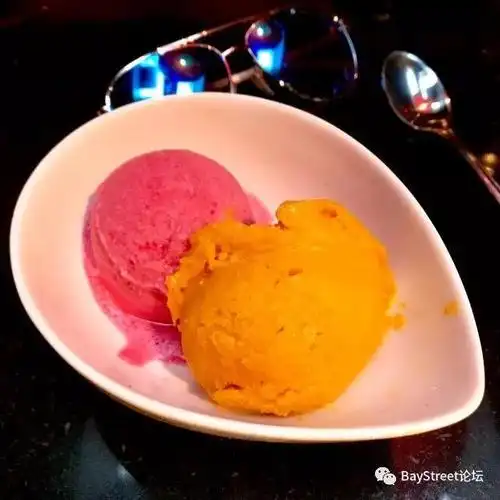 「freds not here」贝街推荐菜品:shrimp cocktail,beef short ribs