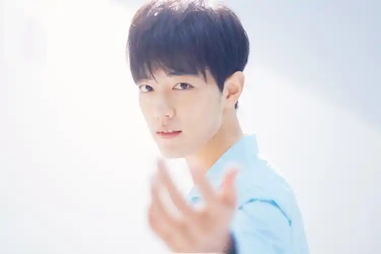 肖战图片来源于微博侵删 - 堆糖,美图壁纸兴趣社区