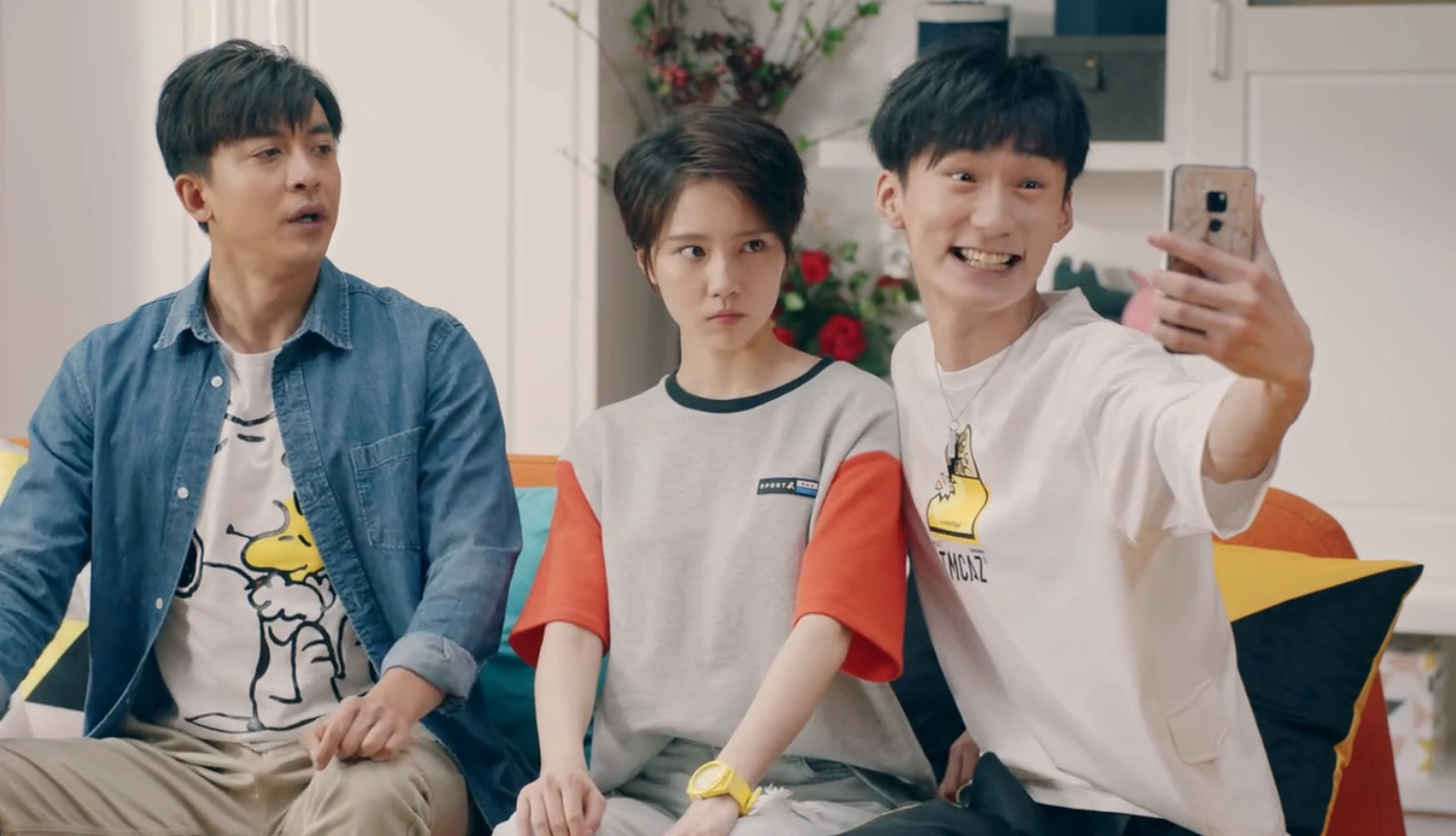 原创刘萌萌超尬现身爱5张一铎唱歌好听成果玩游戏学霸变学渣