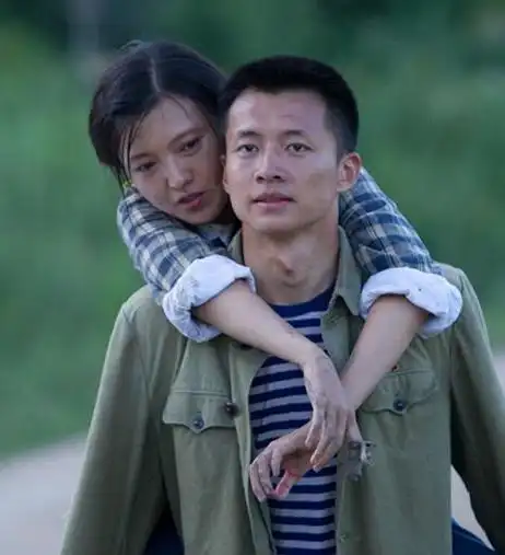 "央视亲儿子"唐曾,出道10年一直不火,今演《鬓边》意外走红