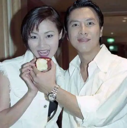 老照片:甄子丹和万绮雯