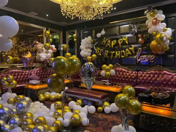 生日气球布置  #小预算生日布置  #生日派对布置  #气球布置  #包厢
