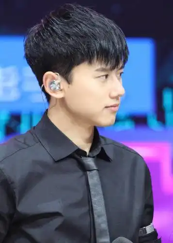 [张杰][分享]170625 张杰无敌侧颜杀 实力诠释无死角帅气