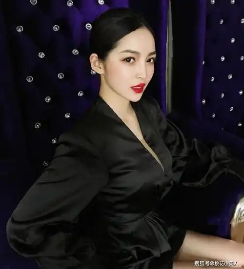 最美裁判王钟瑶,一身西装,气质不输ol,差点把赛场变成办公室