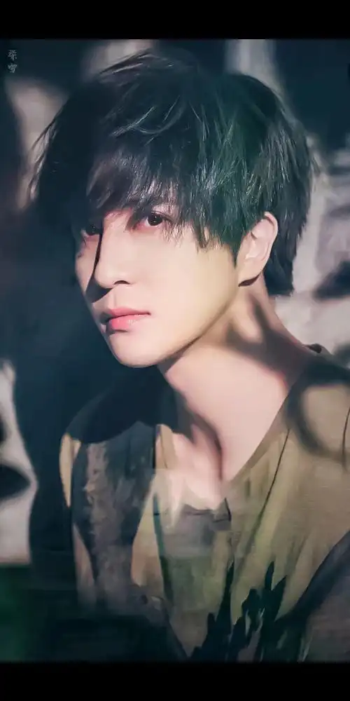 能给我推荐几张薛之谦哥哥的照片吗超级帅的