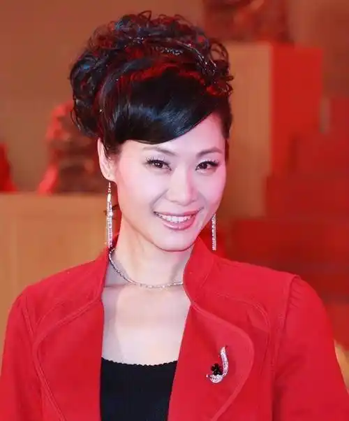 回看于文华的前57年,或许离开第一任丈夫李凡,才是好的归宿_父母_音乐