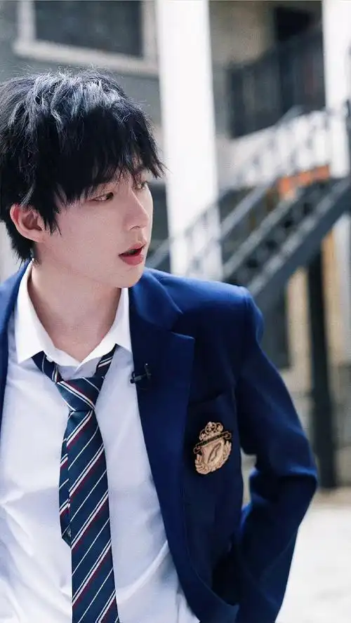 刘宇宁开始推理吧##刘宇宁把蛐蛐他的歌唱出来了