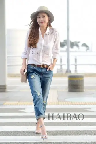 韩国女星街拍轻装上阵,以帽抢镜!