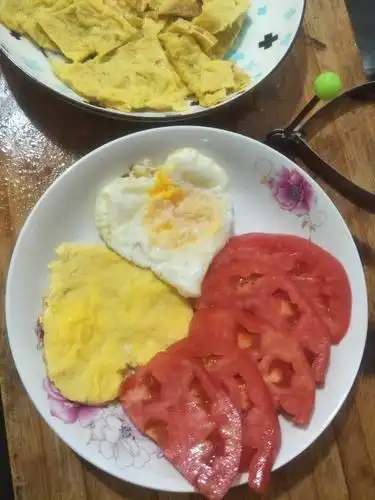 母亲节,感恩我们我在行动! 班长刘翱衔亲自下厨为妈妈做爱心晚餐!