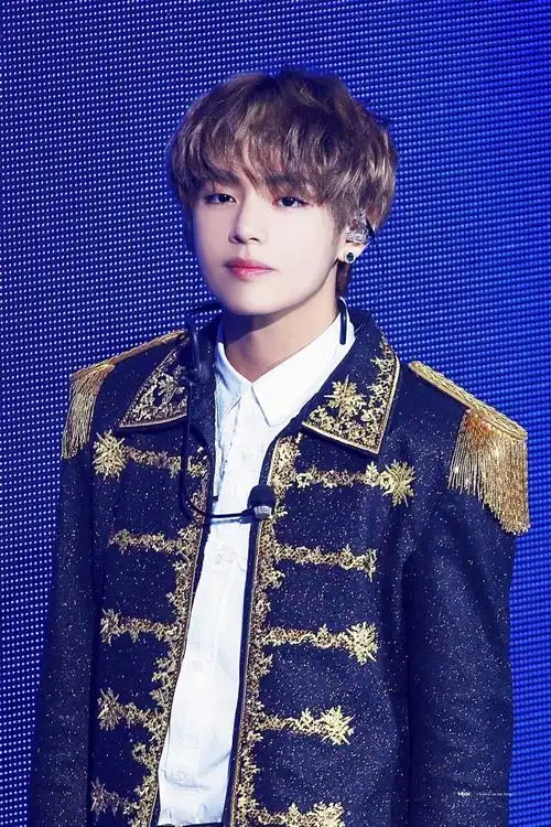 金泰亨kpop永一##金泰亨蓝发