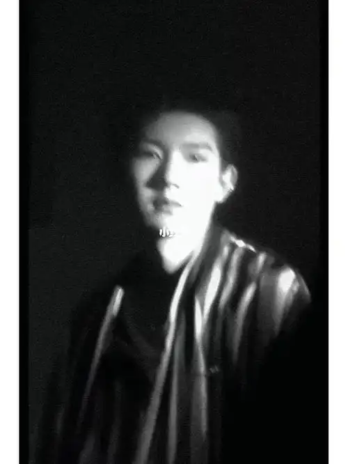 禁欲系 破碎感 疏离感好神奇啊从王源身上能有这么多不同的感觉#禁欲