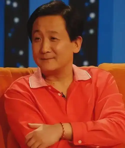 梁天帮大哥梁左还债时,孙凤英始终在背后默默支持他,陪他度过了那段