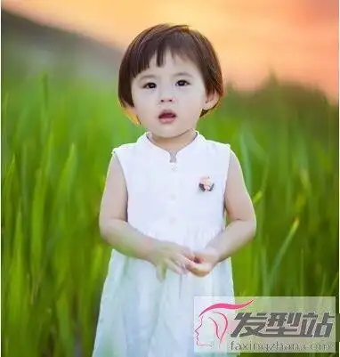 小女孩短发齐耳发型 清爽利落尽显活泼个性