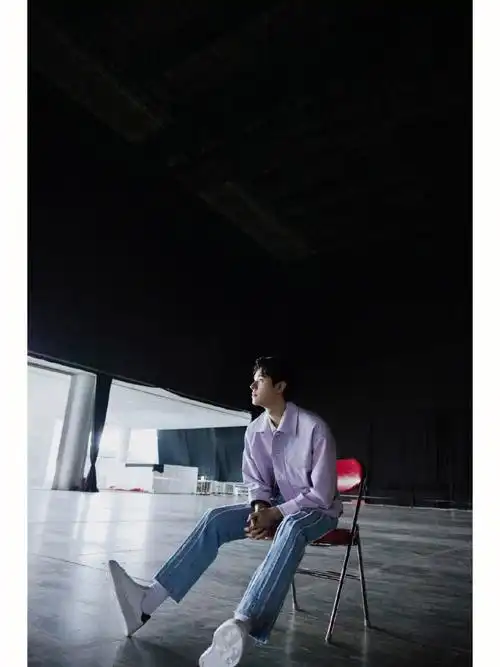 龚俊小白鞋白袜三