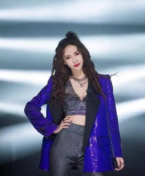 周笔畅一念之差,弄丢了弦子和董洁,却把吕一胡静送进安全区_网友