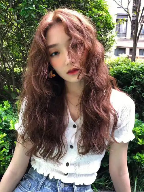 没想到长发女生烫法式卷这么好看