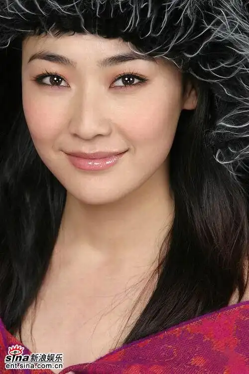 资料图片:演员阿斯茹精彩写真(5)