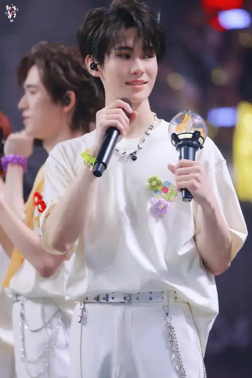 张真源 live之神##时代少年团叁重楼暨出道四周年演唱会