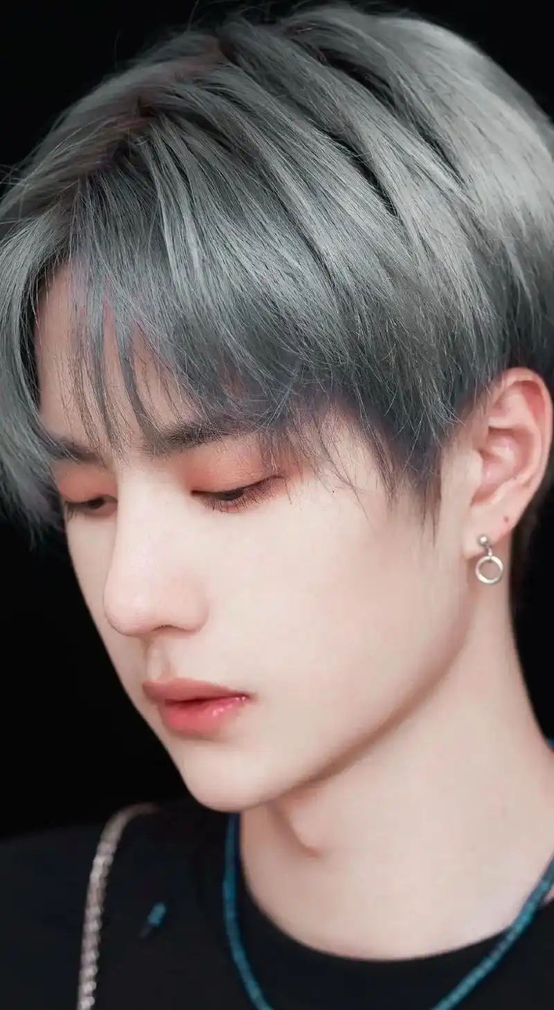 巨适合做手机壁纸聊天背景图.#王一博 #完美侧颜杀 #侧颜  - 抖音