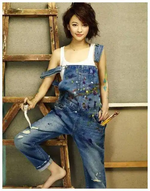 陈意涵产后瘦到脱相,穿深v吊带衫完全撑不起来,看完不想减肥_身材