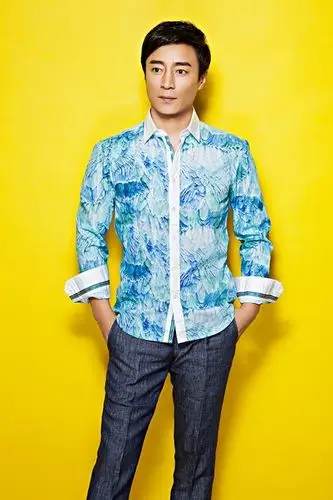 何中华新戏台湾热播 帅气拍摄时尚杂志