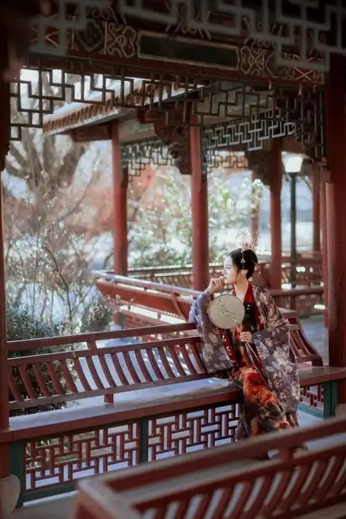 拒绝古板游客照这些四季通用的古风姿势好看又好学干货可收藏